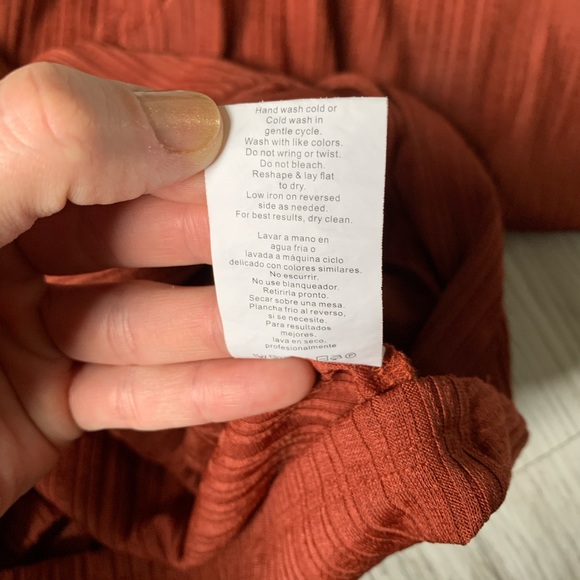 Emerette Short Sleeve Twist Front Crop Top - Picture 6 of 7